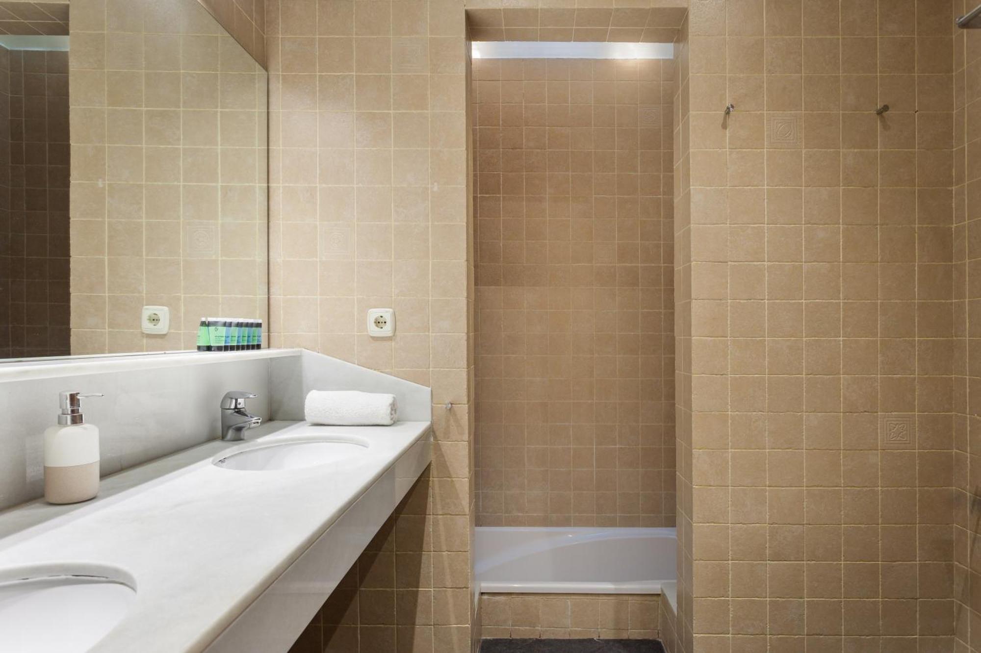 Art House Sagrada Familia Apartment บาร์เซโลนา ภายนอก รูปภาพ